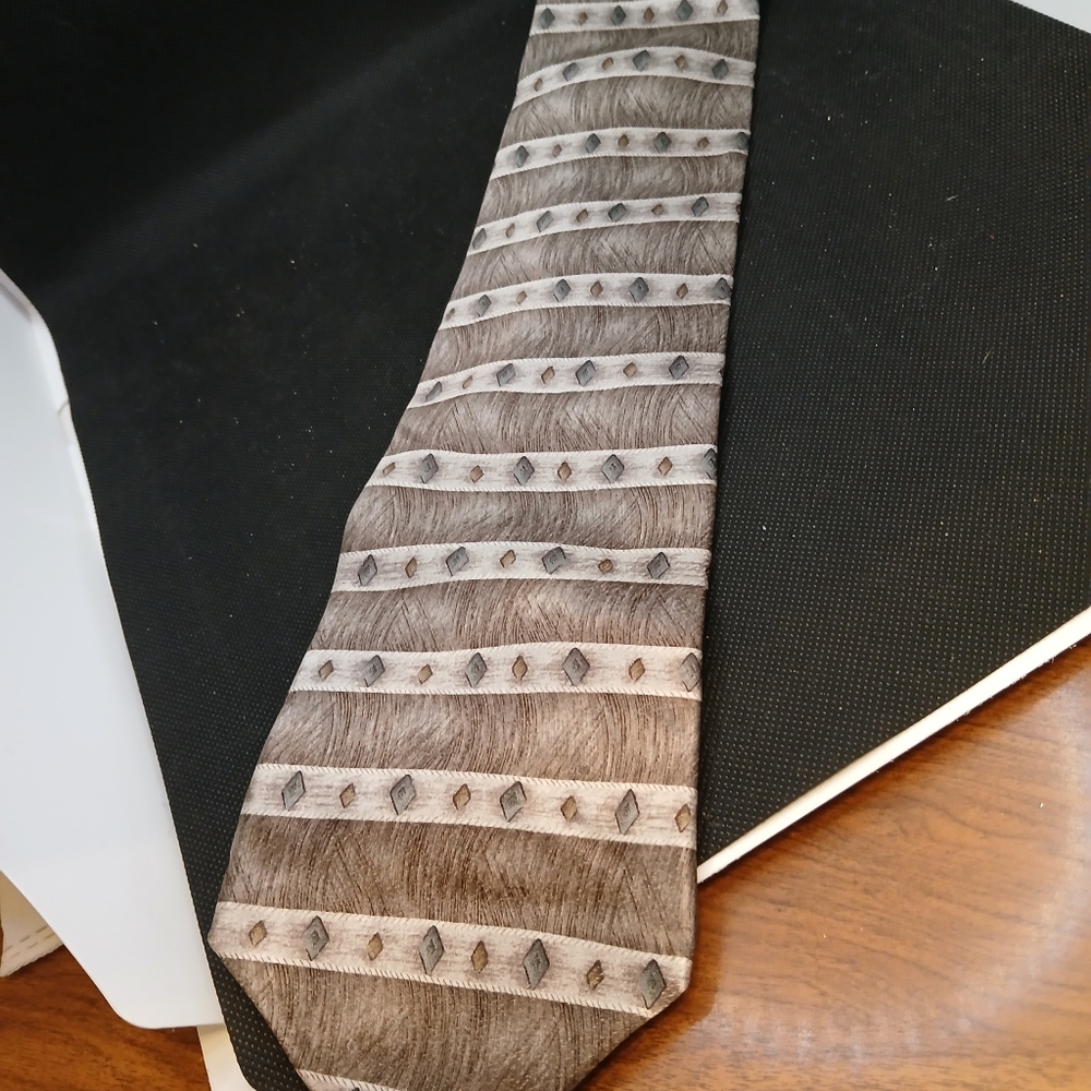 Men's Necktie Tie Pierre Cardin Silk Designer Excellent Condition    Hang